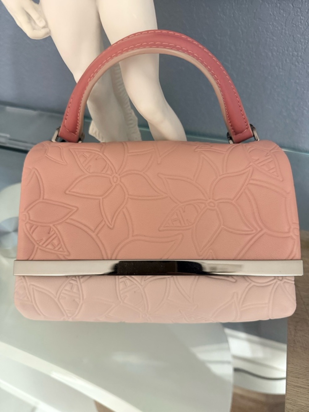 Classic Pink Embossed Top-Handle Bag Carolina Herrera/ Cross Body